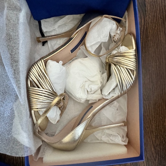 STUART WEITZMAN GOLD HEELED SANDALS - Picture 3 of 7